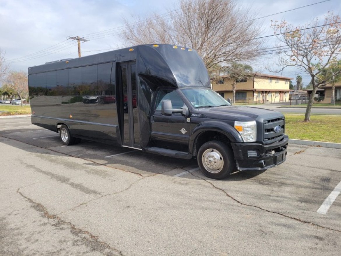 Limo Bus for Sale in fontana, CA - Photo 9