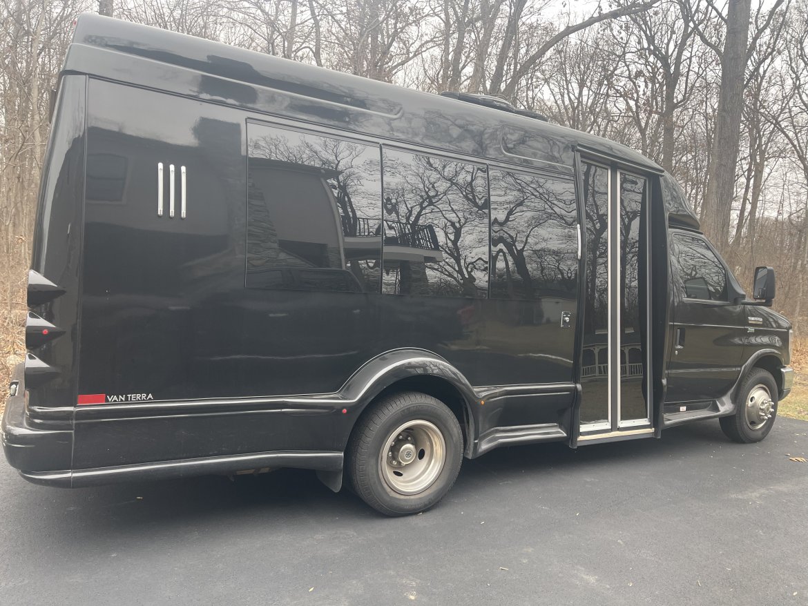 Limo Bus for sale: 2016 Ford E350 by Turtle Top