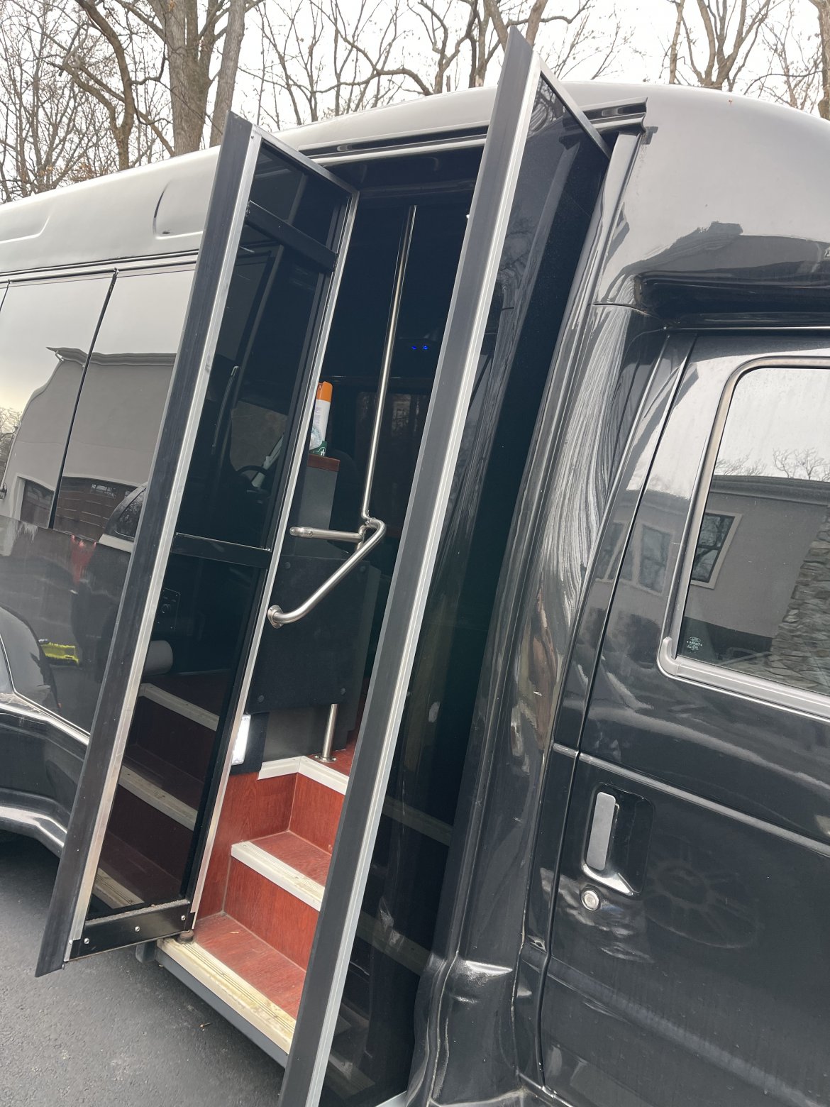 Limo Bus for Sale in Phoenix, MD - Photo 4