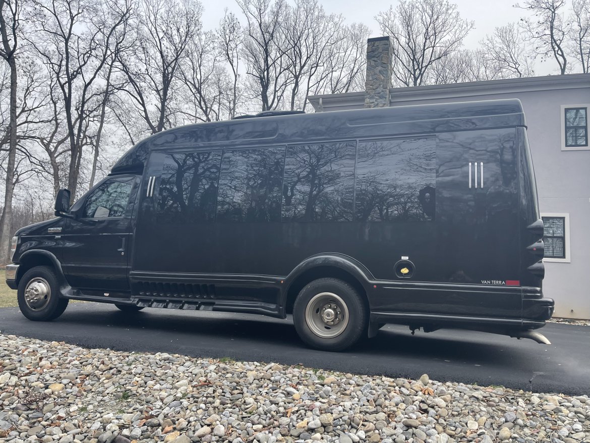 Limo Bus for Sale in Phoenix, MD - Photo 5