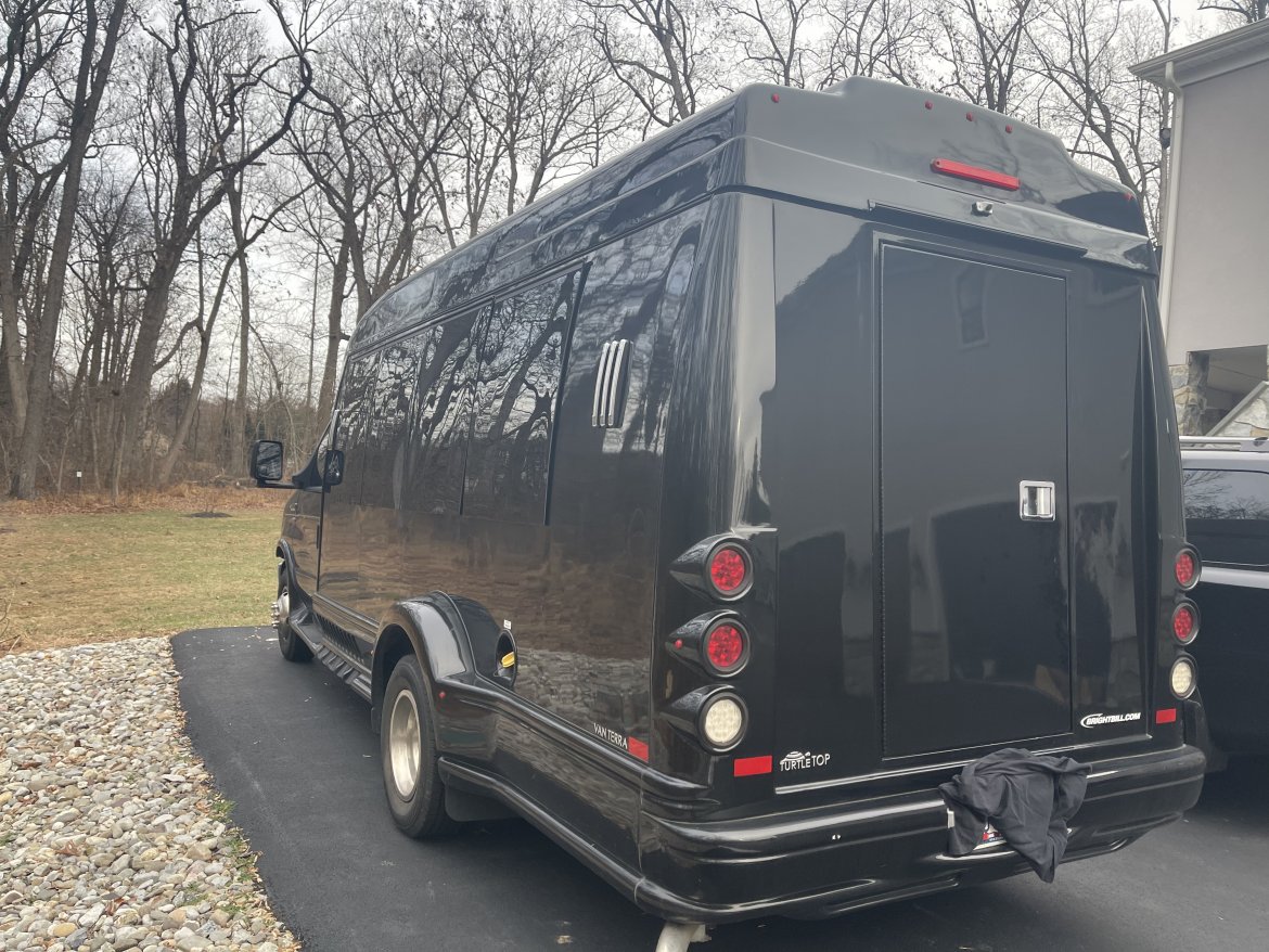 Limo Bus for Sale in Phoenix, MD - Photo 8