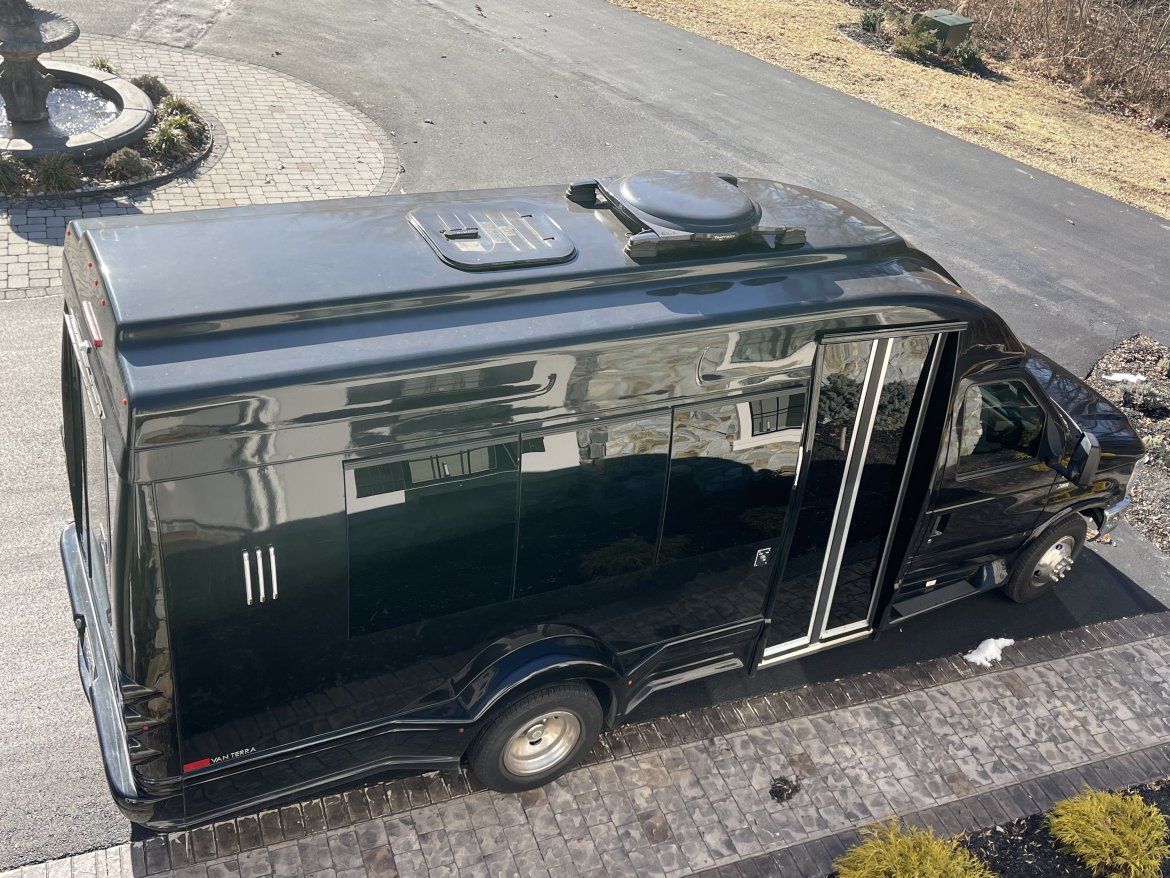 Limo Bus for Sale in Phoenix, MD - Photo 24