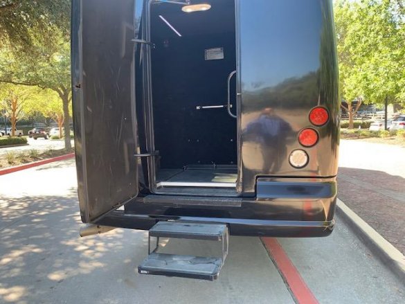 2016 Ford f550 Shuttle Bus for Sale in fort worth, TX - Photo 3