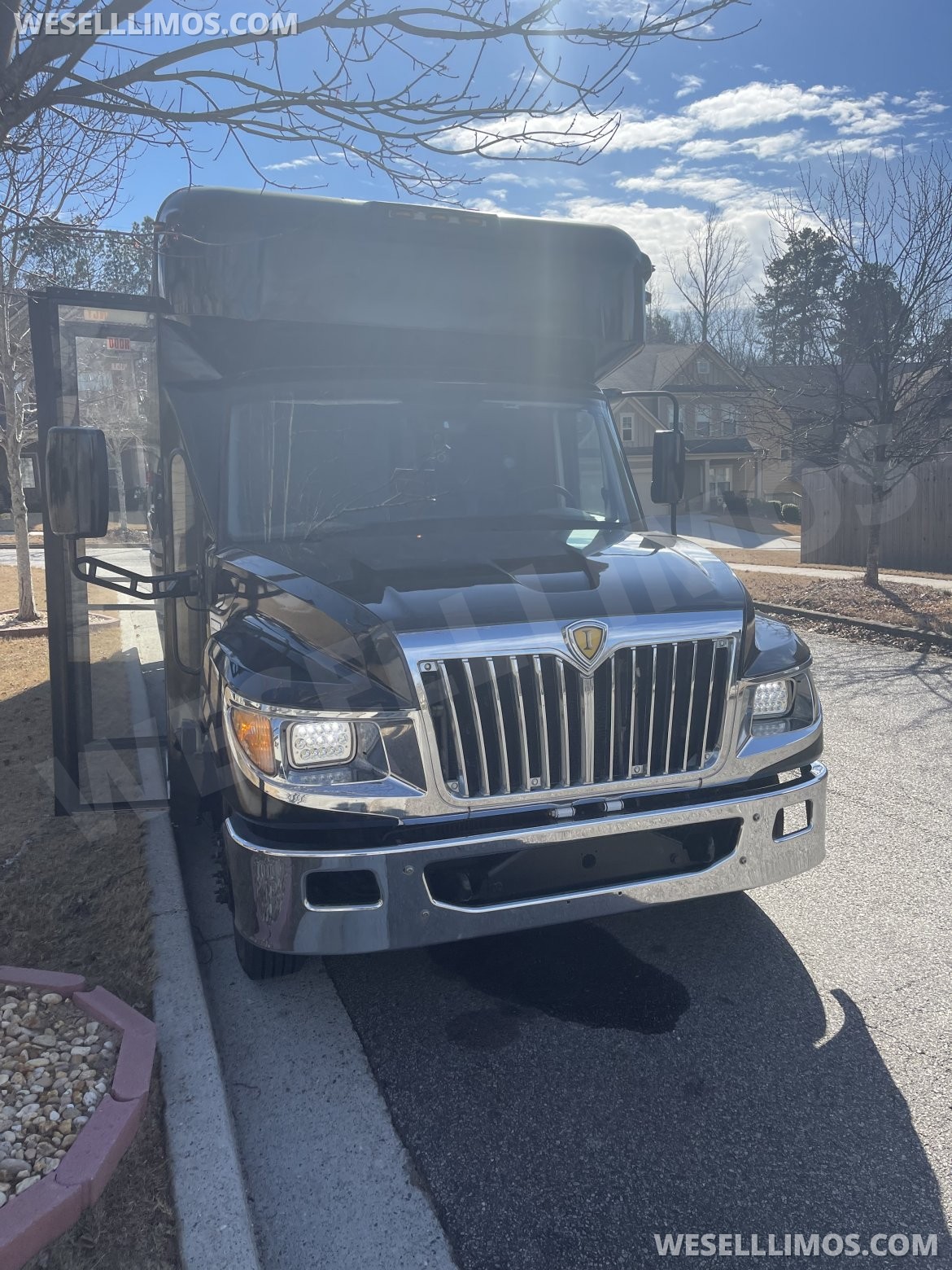 Limo Bus for Sale in Buford, GA - Photo 2