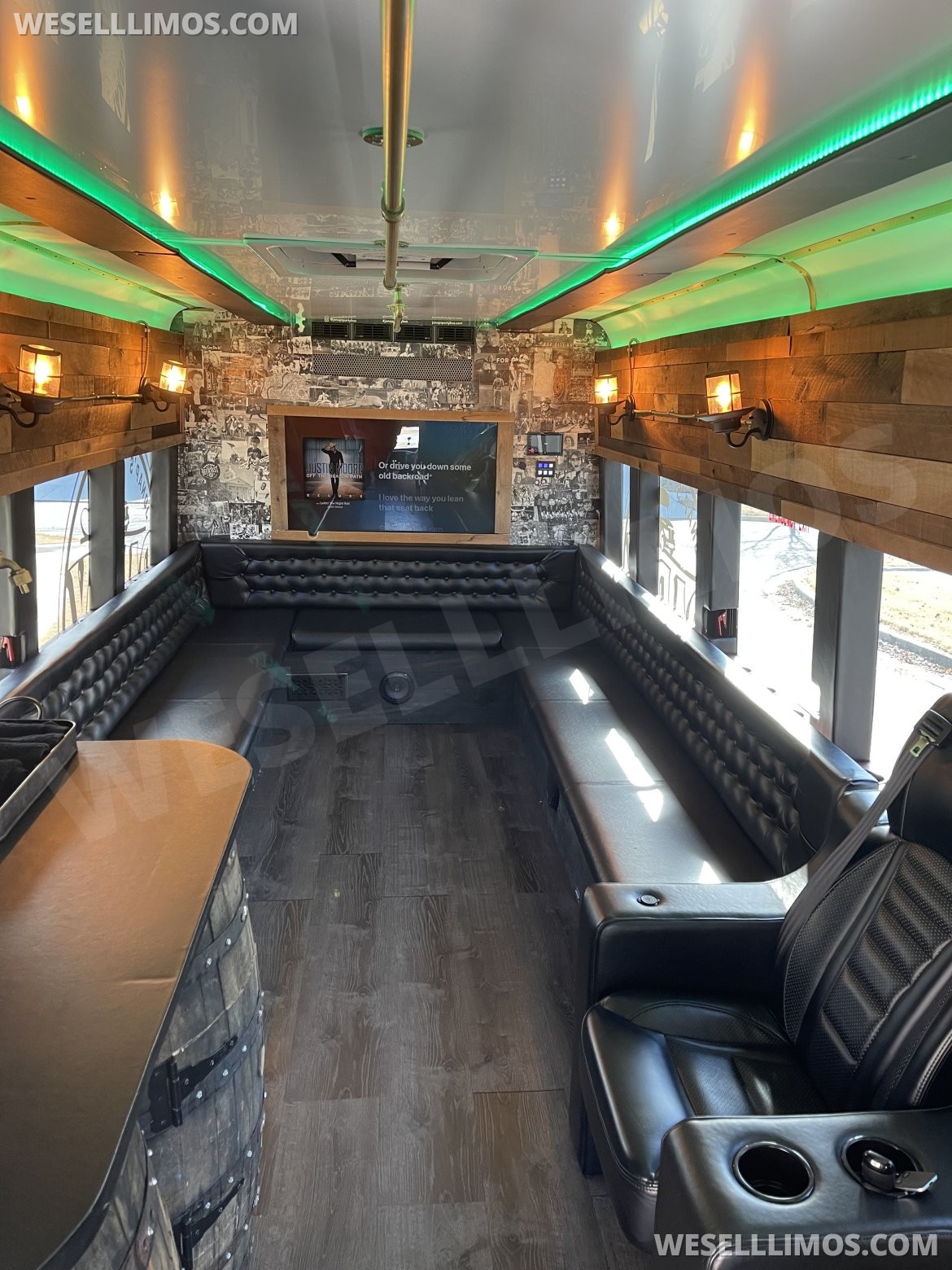 Limo Bus for Sale in Buford, GA - Photo 4