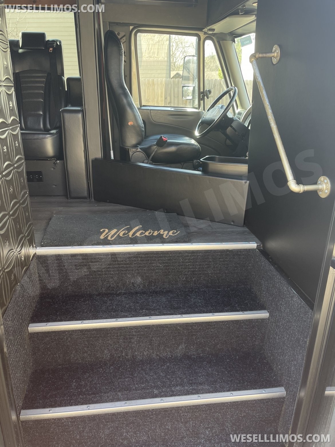 Limo Bus for Sale in Buford, GA - Photo 8