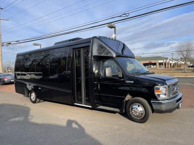 2017 Ford Explore Shuttle 28 Shuttle Bus for Sale in Morganville, New Jersey, US - Photo 3