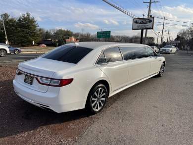 2018 Lincoln Continental 6 Pass Limousine for Sale in Morganville, New Jersey, US - Photo 4