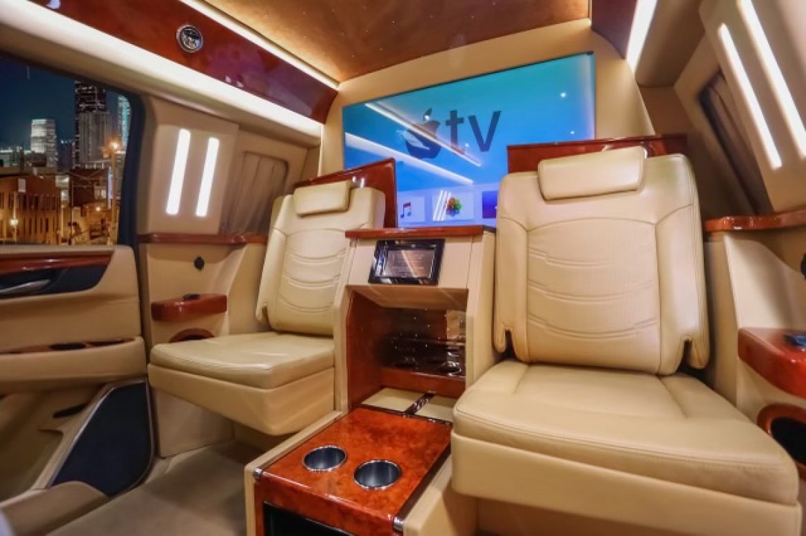CEO SUV Mobile Office for Sale in Anaheim, CA - Photo 3