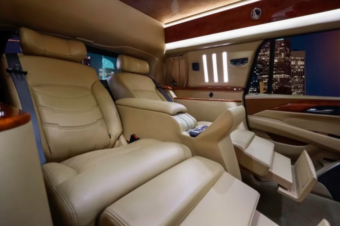 CEO SUV Mobile Office for Sale in Anaheim, CA - Photo 4