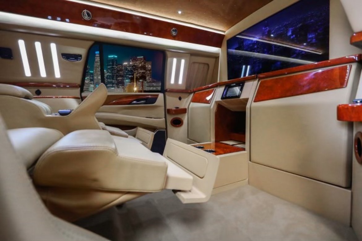 CEO SUV Mobile Office for Sale in Anaheim, CA - Photo 6