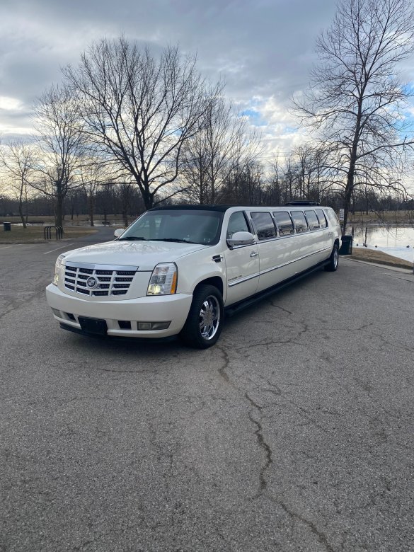 2008 Cadillac Escalade Stretch Limo SUV Stretch for Sale in Maryville, IL - Photo 2