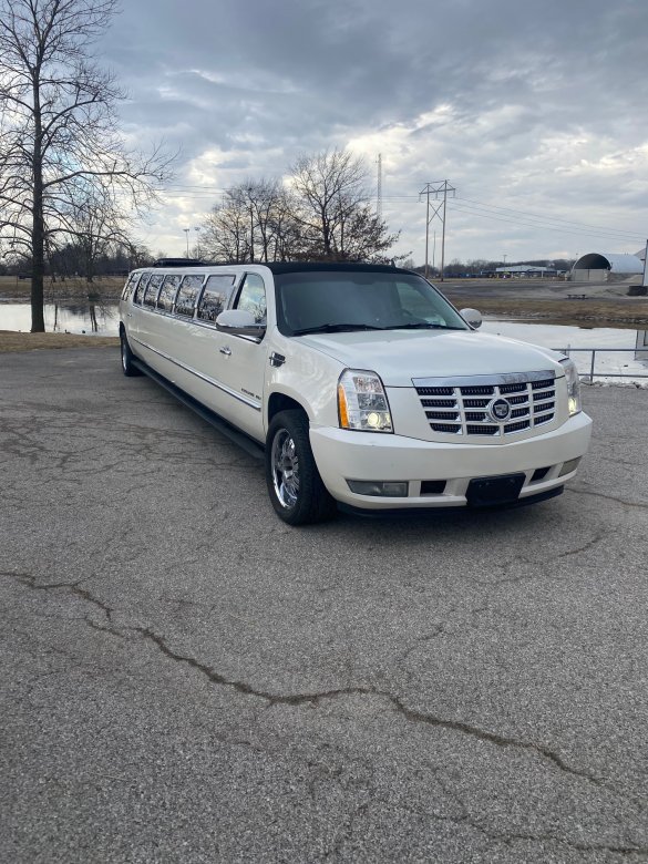 2008 Cadillac Escalade Stretch Limo SUV Stretch for Sale in Maryville, IL - Photo 3