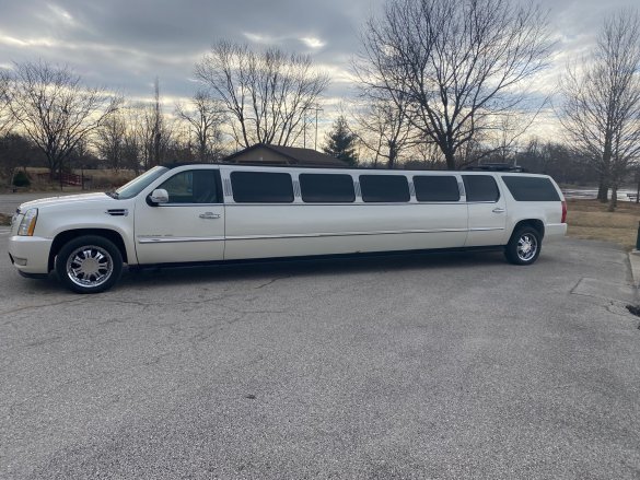 2008 Cadillac Escalade Stretch Limo SUV Stretch for Sale in Maryville, IL - Main Photo
