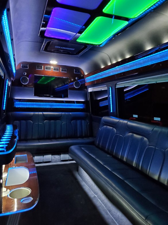 2015 Mercedes-Benz Sprinter 3500 Sprinter for Sale in Ozark, MO - Photo 2