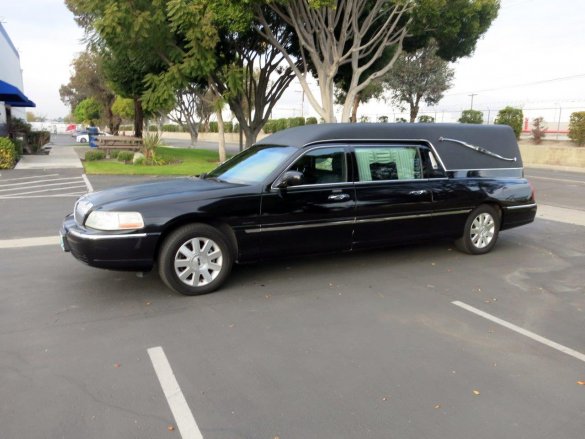 2004 Lincoln Town Car Hearse Funeral for Sale in CARSON, CA - Main Photo