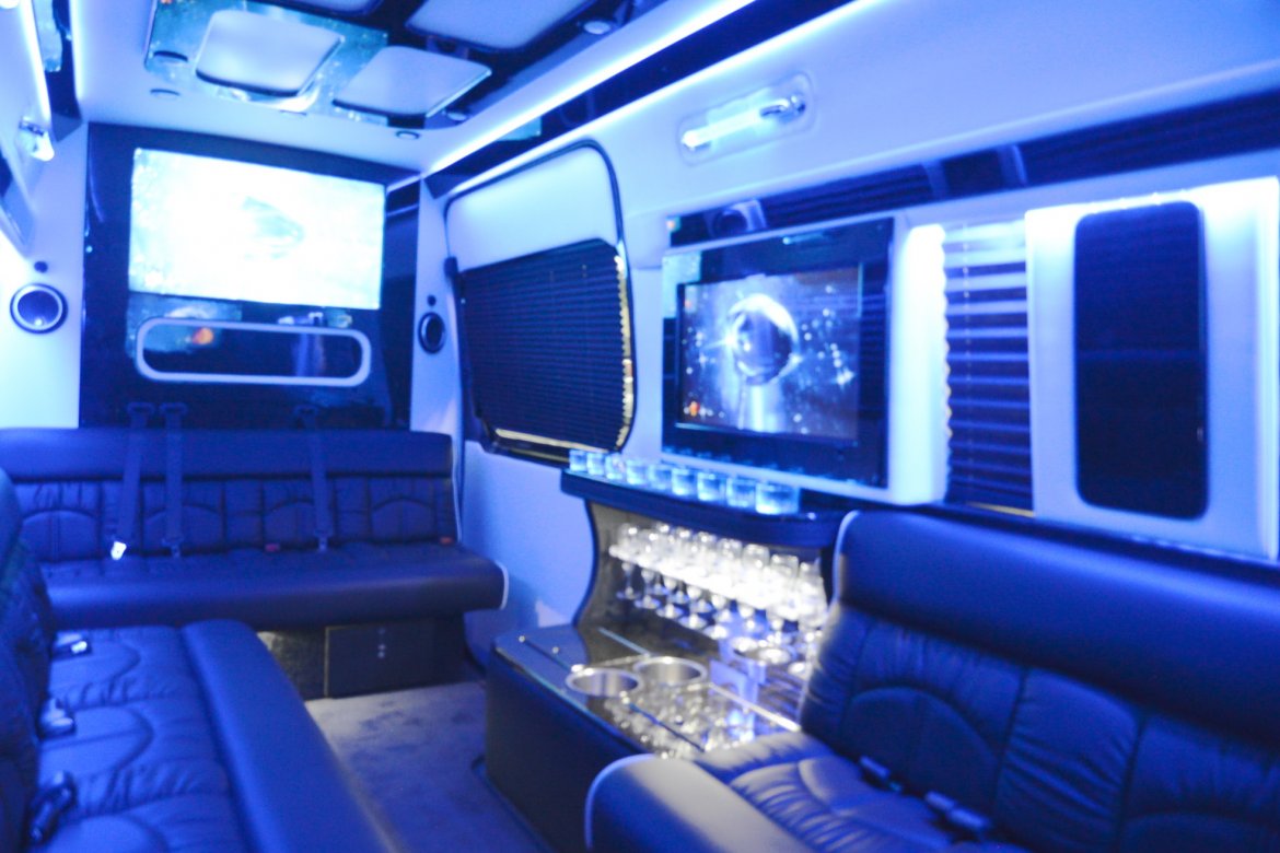 Photo of Sprinter for sale: 2017 Mercedes-Benz Sprinter 3500 Super Single 2458&quot; by Midwest