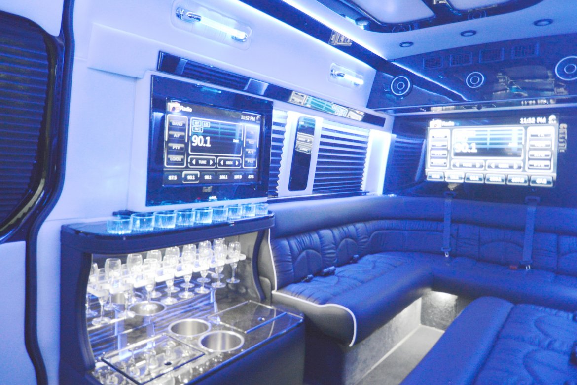 Photo of Sprinter for sale: 2017 Mercedes-Benz Sprinter 3500 Super Single 2458&quot; by Midwest