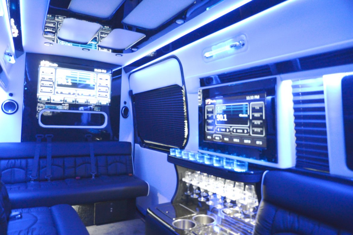 Photo of Sprinter for sale: 2017 Mercedes-Benz Sprinter 3500 Super Single 2458&quot; by Midwest