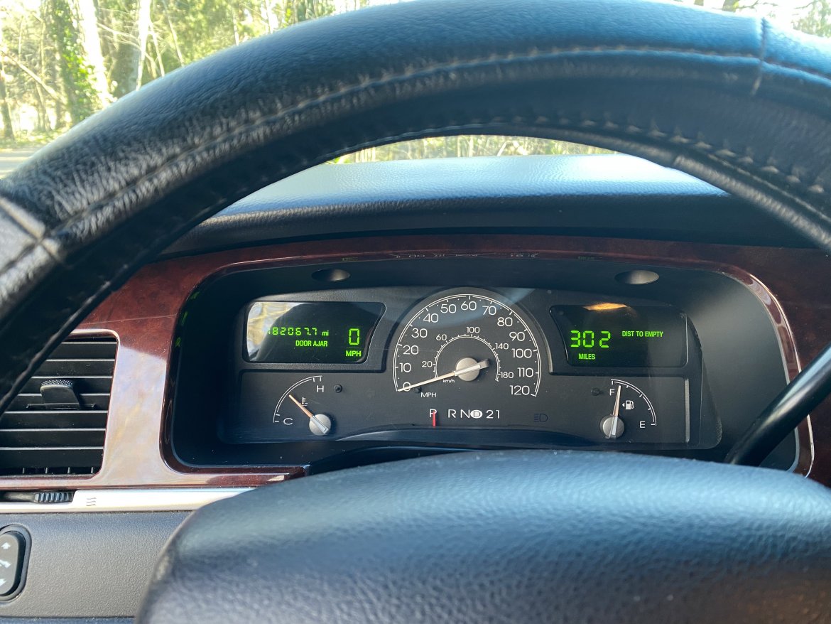 Limousine for Sale in Mineral Ridge, OH - Photo 4