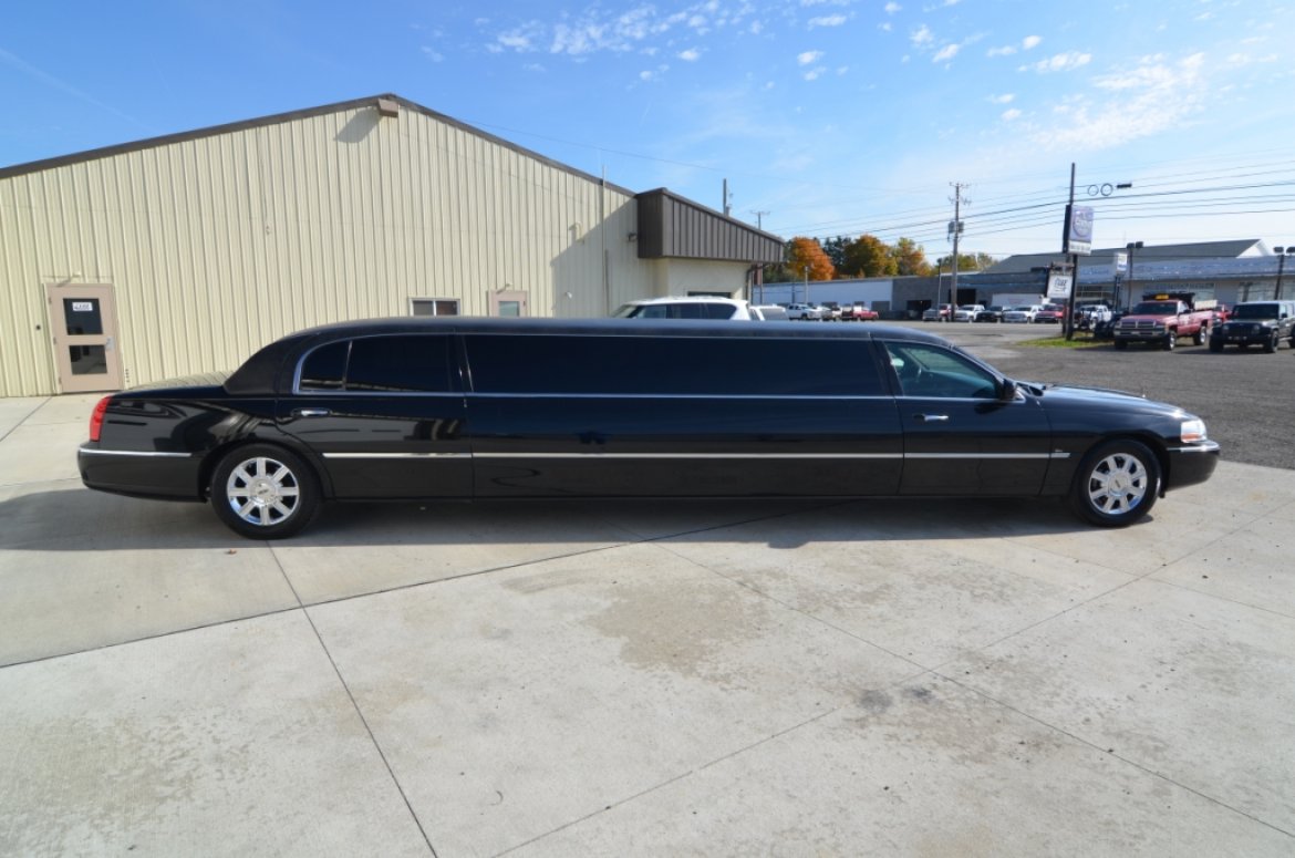 Photo of Limousine for sale: 2011 Lincoln  Town Car 120&quot; by Tiffany Coachworks