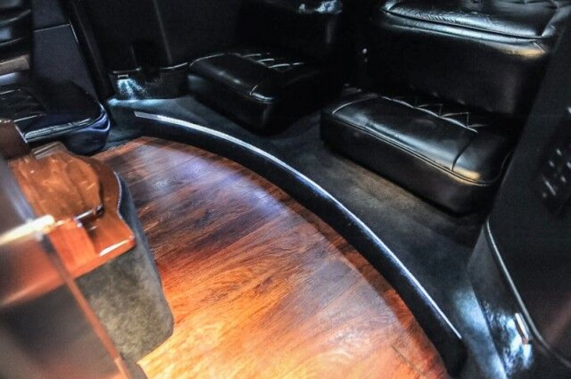 CEO SUV Mobile Office for Sale in Chicago, IL - Photo 29