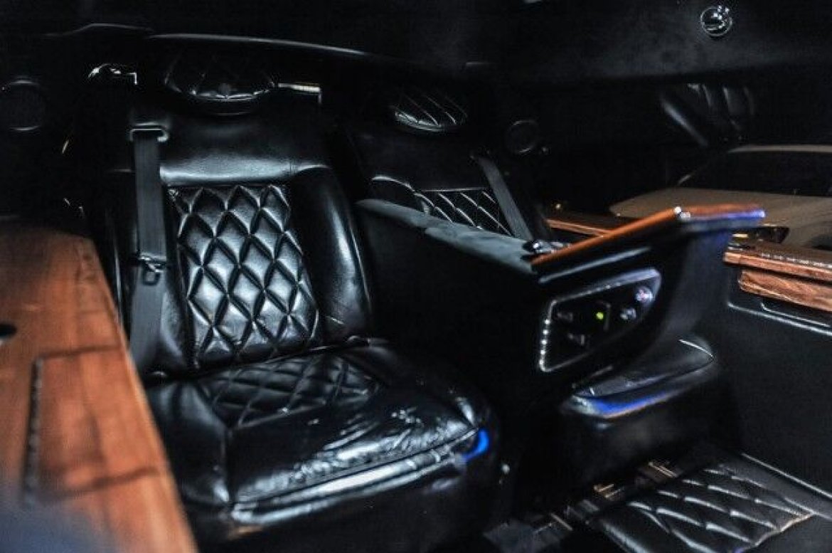 CEO SUV Mobile Office for Sale in Chicago, IL - Photo 38