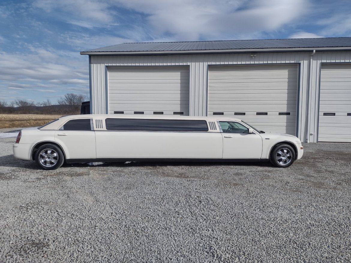 Limousine for sale: 2006 Chrysler 300 140&quot; by Springfield