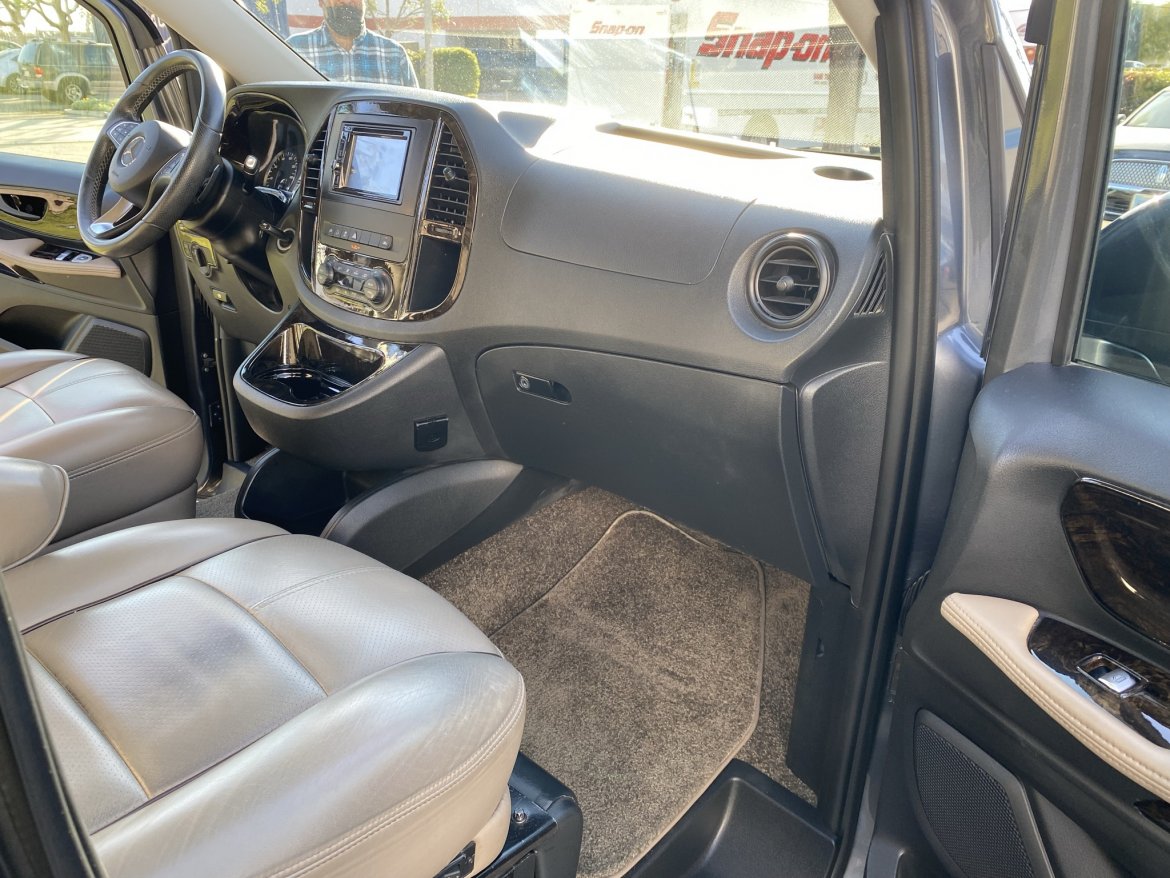 CEO SUV Mobile Office for Sale in Ontario, CA - Photo 9