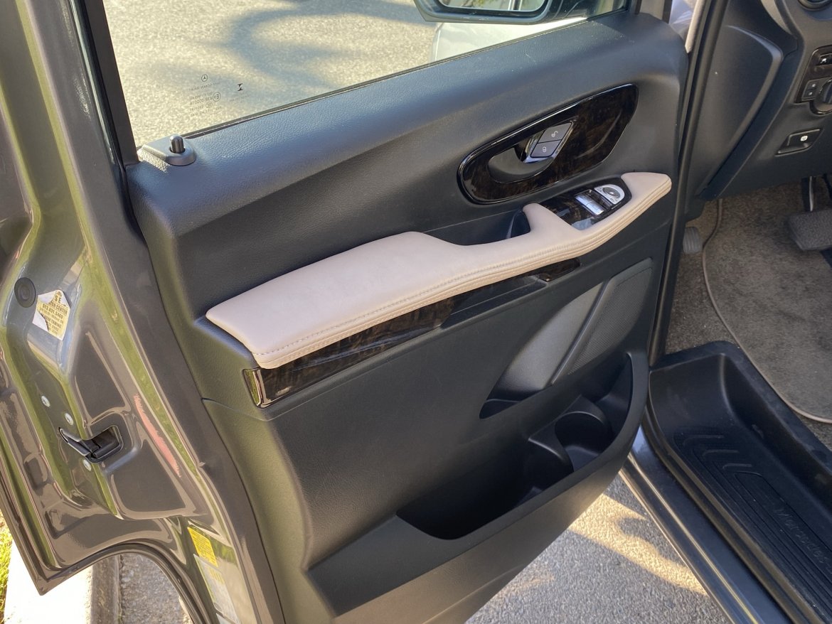 CEO SUV Mobile Office for Sale in Ontario, CA - Photo 14