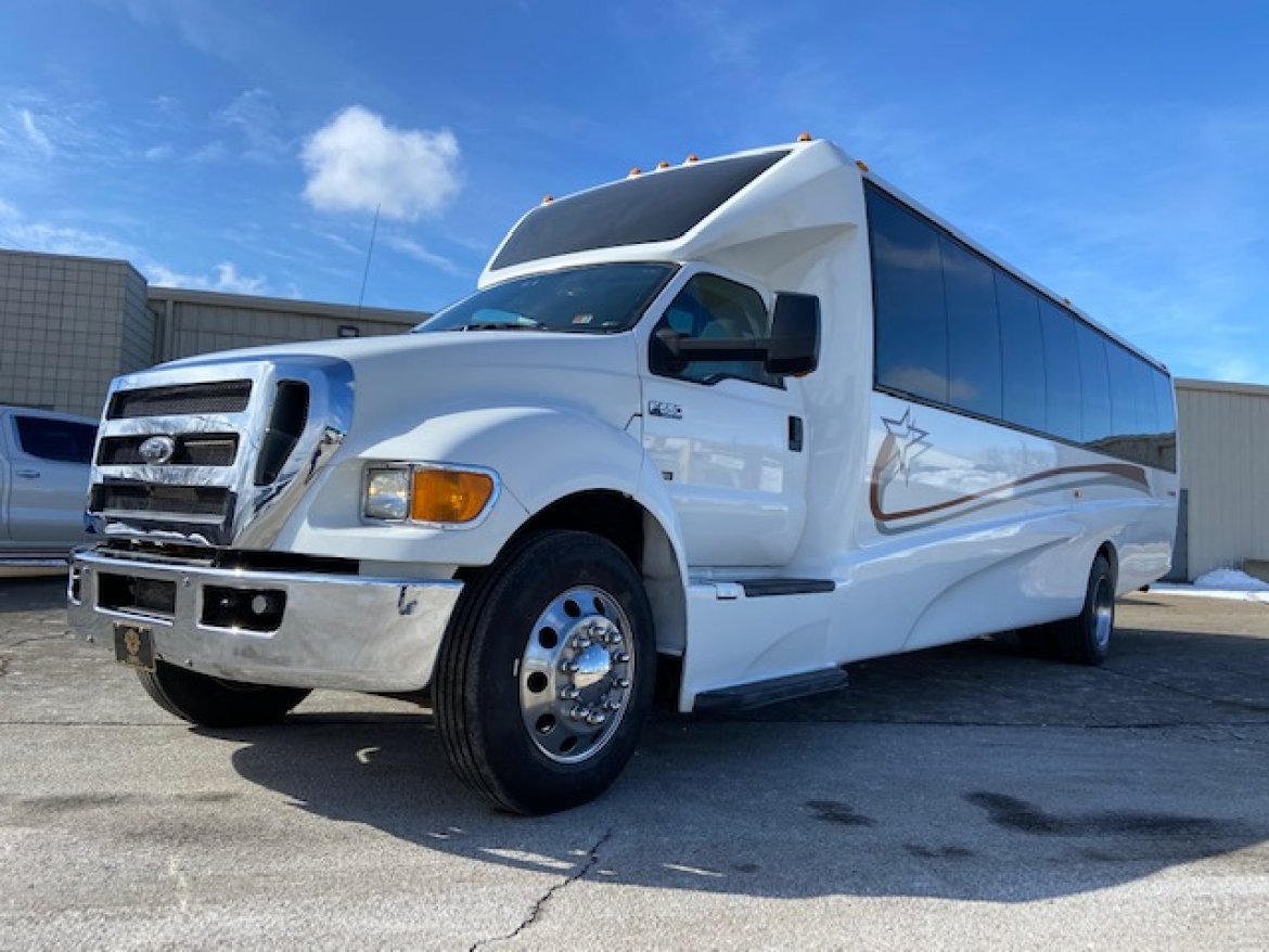 Executive Shuttle for sale: 2013 Ford F650 by Grech