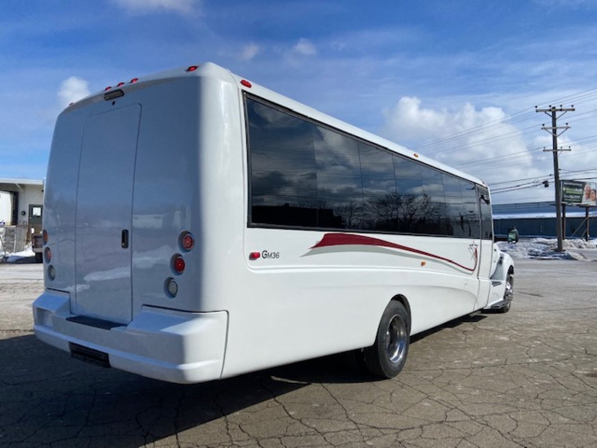 Executive Shuttle for Sale in Erie, PA - Photo 7