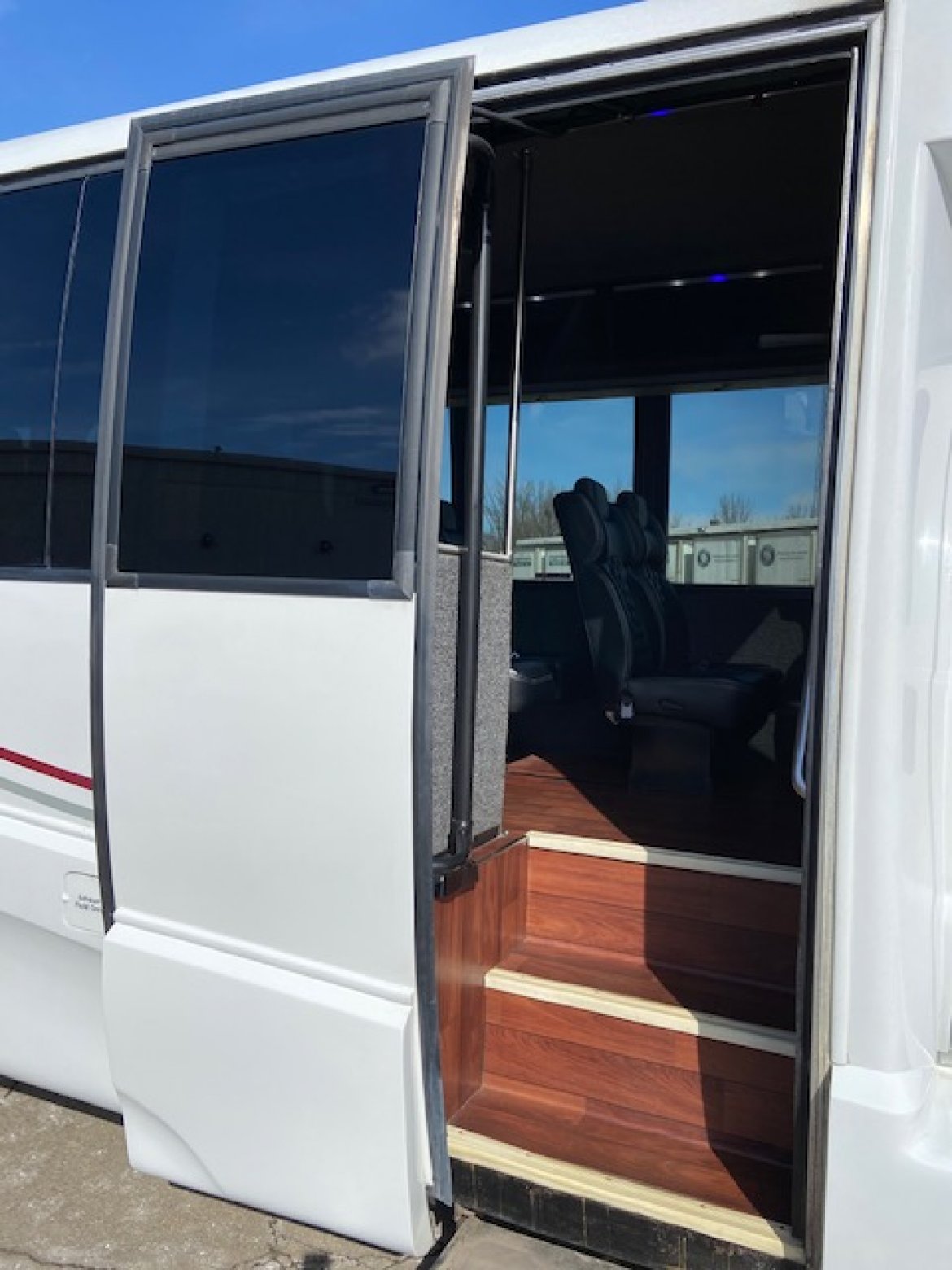 Executive Shuttle for Sale in Erie, PA - Photo 16