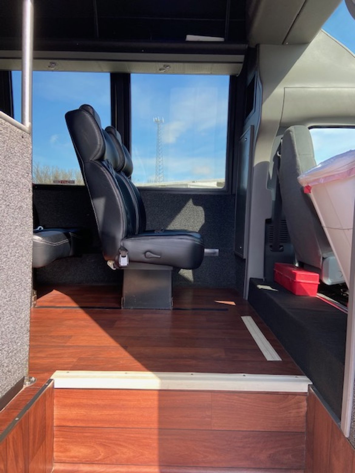 Executive Shuttle for Sale in Erie, PA - Photo 17