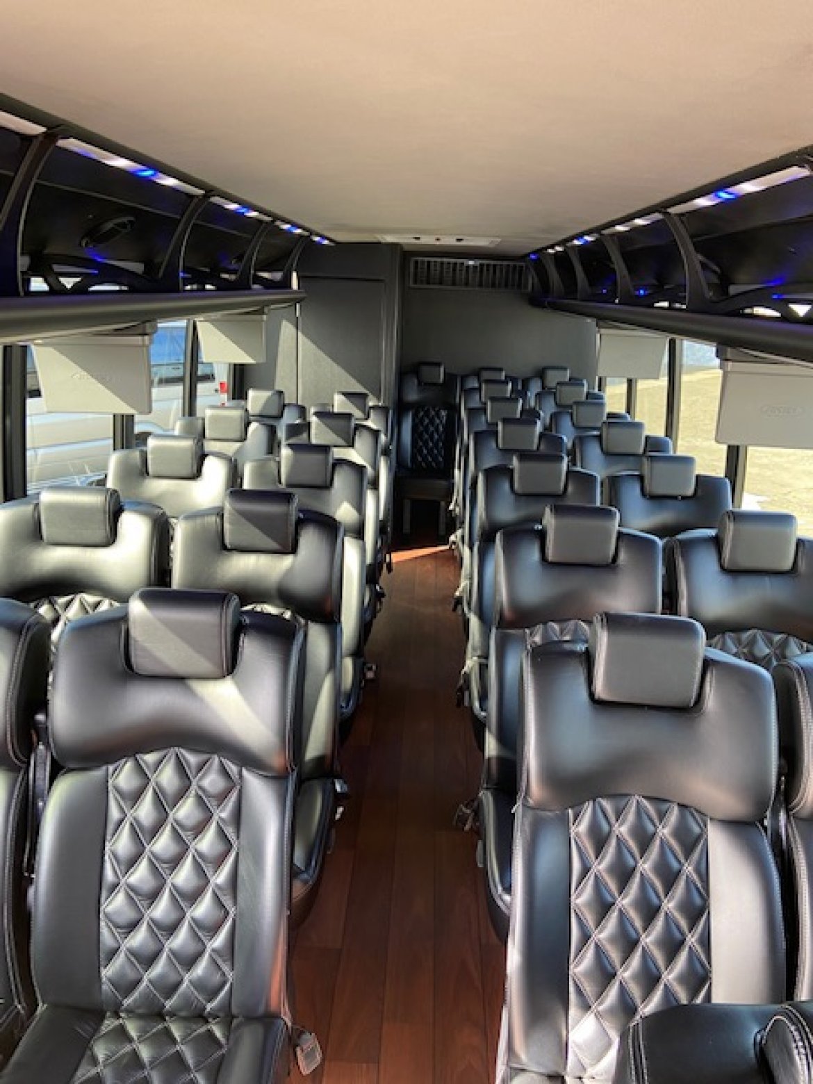 Executive Shuttle for Sale in Erie, PA - Photo 18