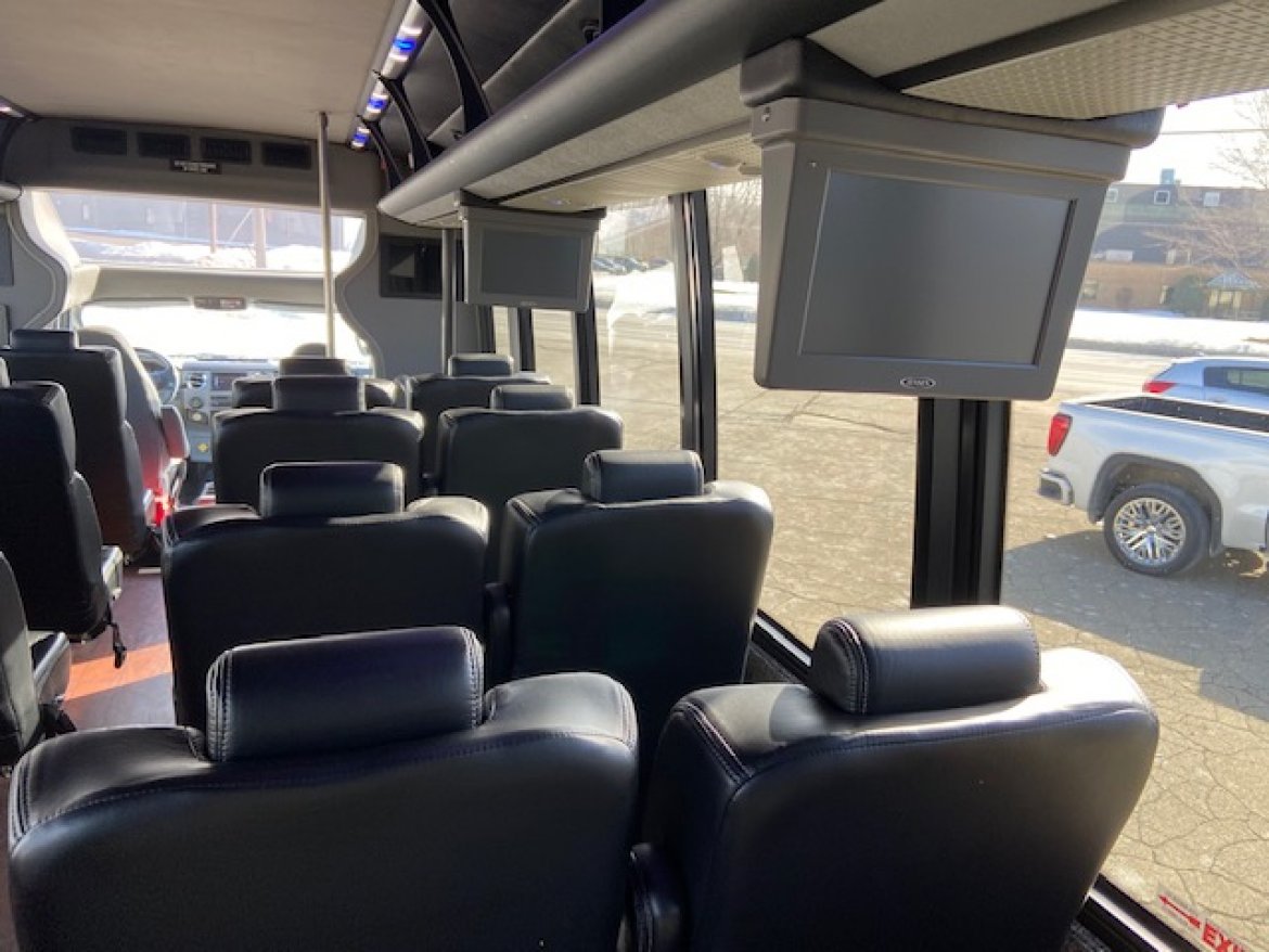 Executive Shuttle for Sale in Erie, PA - Photo 26