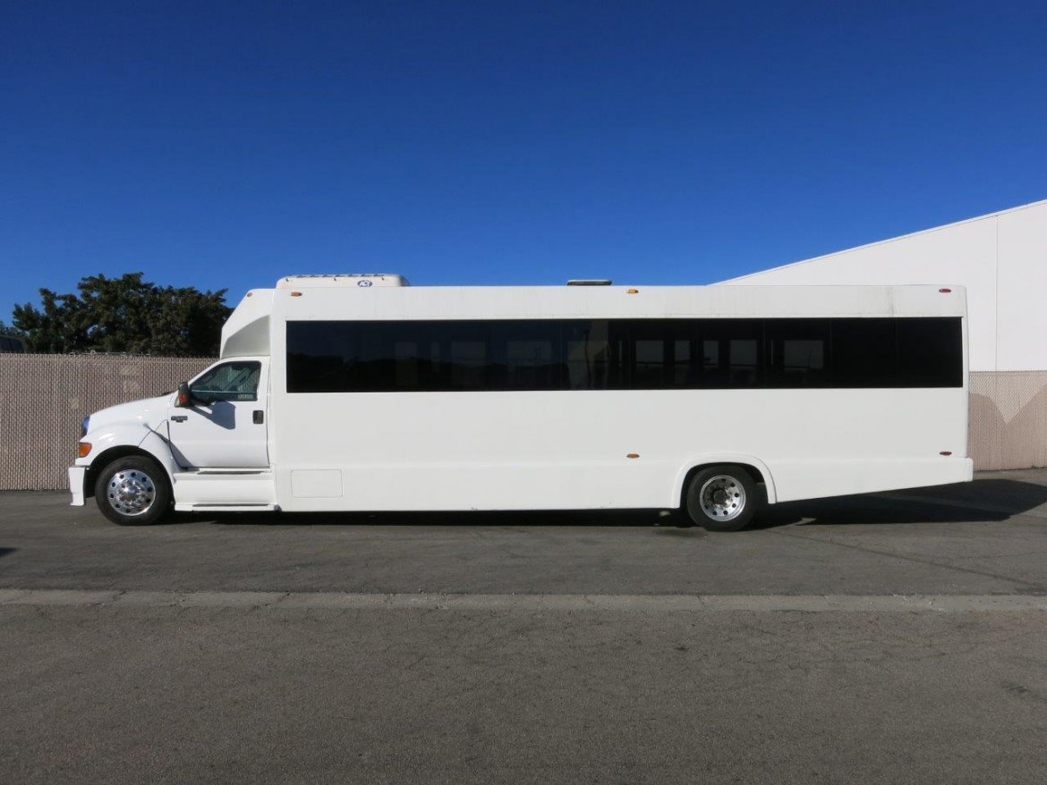 Executive Shuttle for Sale in Carson, CA - Photo 6