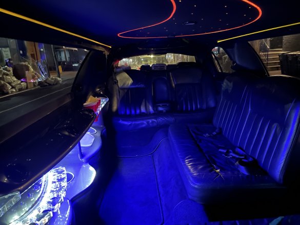 2006 Lincoln Executive Town car stretch limo Limousine for Sale in Yonkers, NY - Main Photo