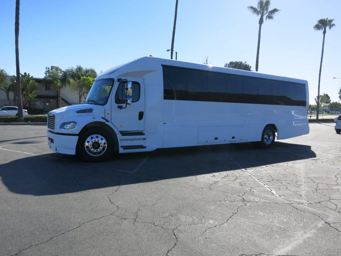 Executive Shuttle for Sale in Carson, CA - Photo 17