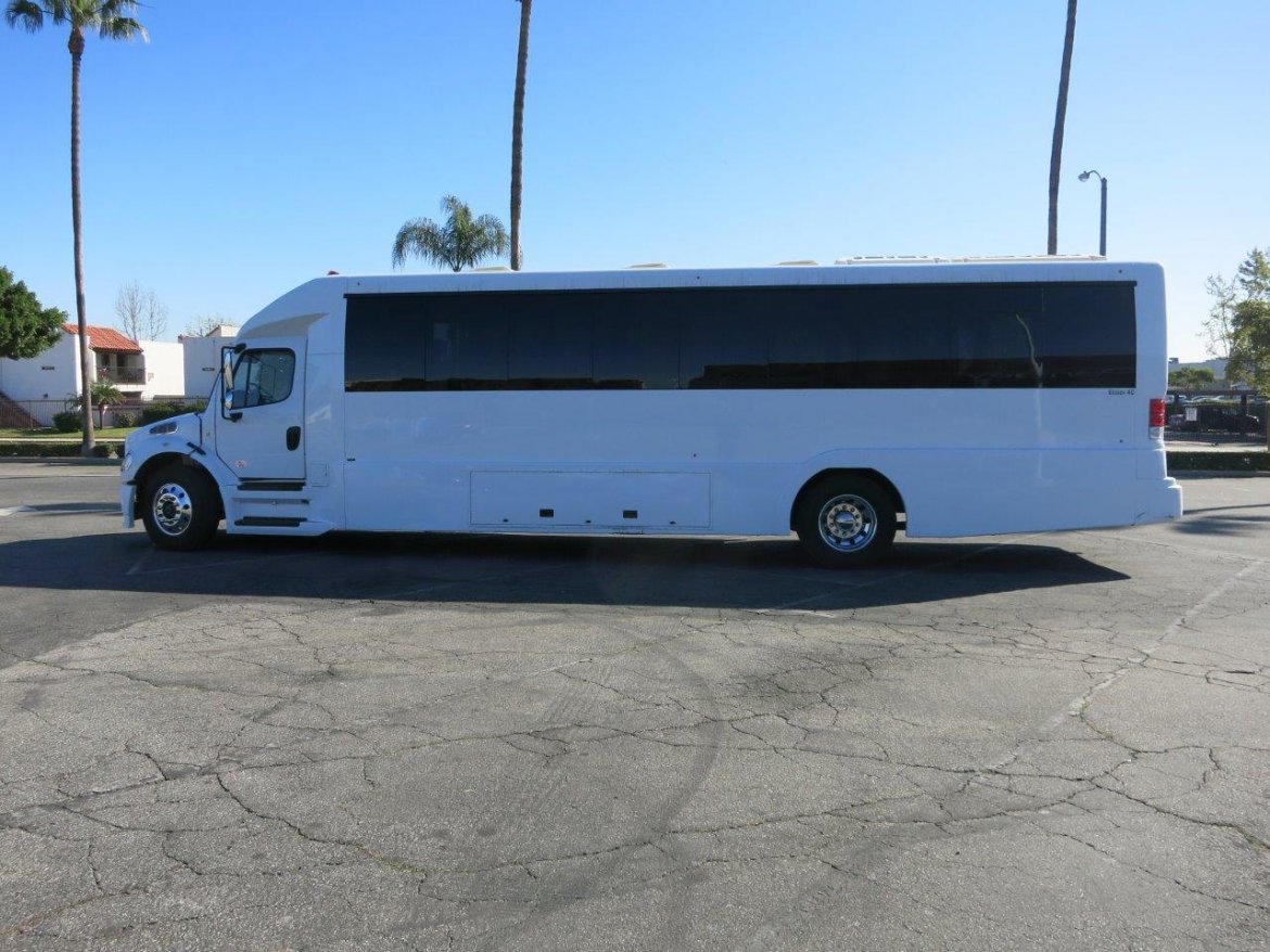 Executive Shuttle for Sale in Carson, CA - Photo 18