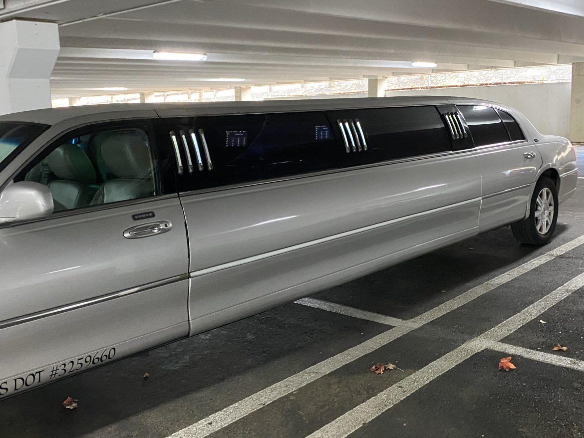 Limousine for Sale in Absecon, NJ - Photo 2