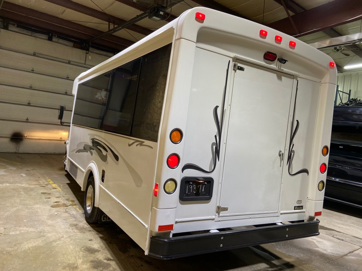 Limo Bus for Sale in Erie, PA - Photo 12