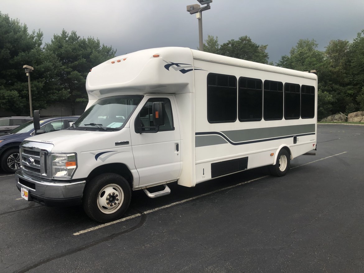 Shuttle Bus for sale: 2017 Ford E450 by StarCraft