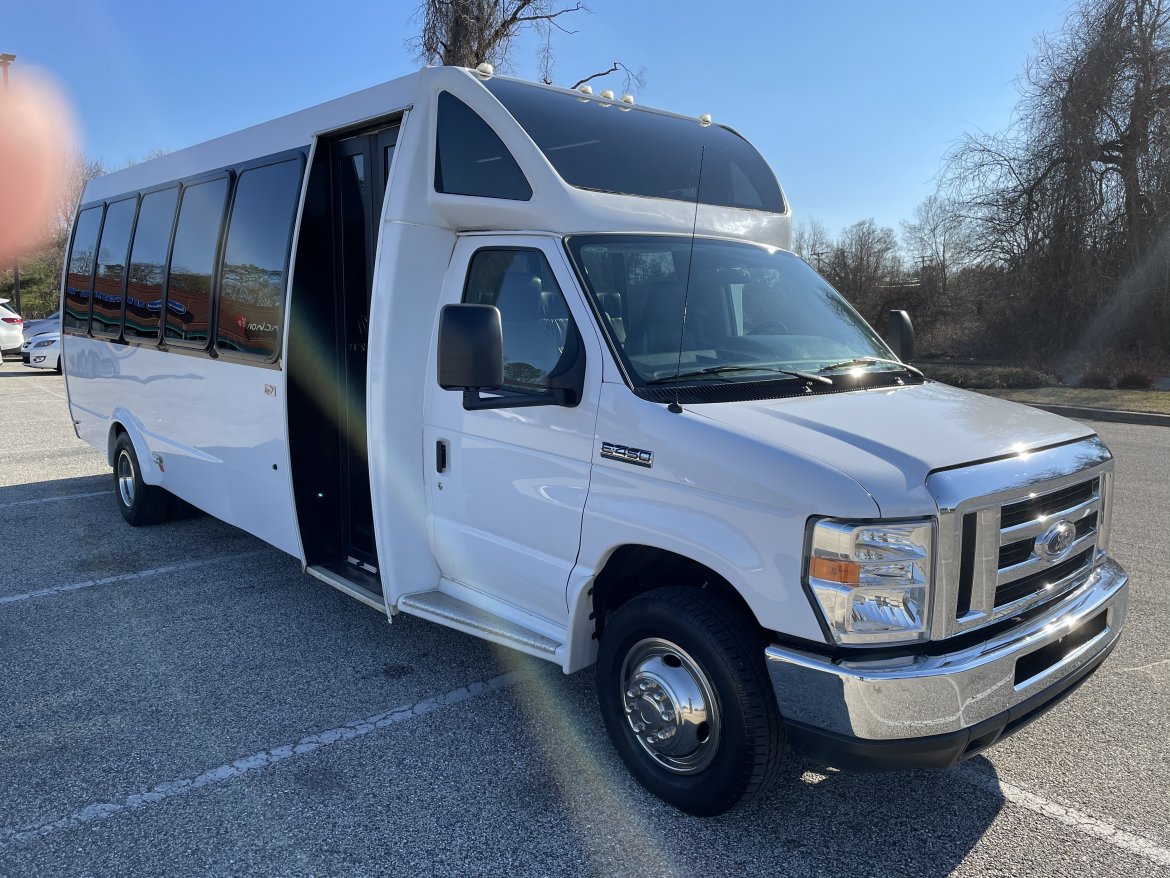 Executive Shuttle for Sale in Pasadena, MD - Photo 2
