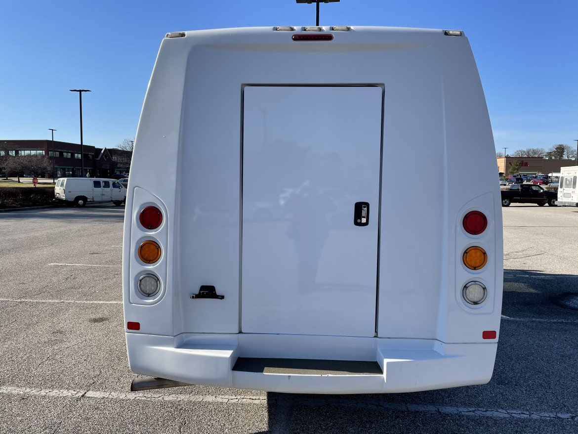 Executive Shuttle for Sale in Pasadena, MD - Photo 6