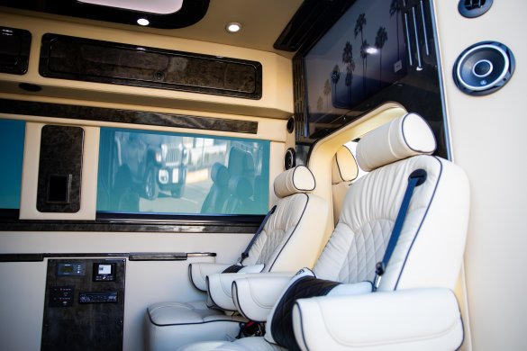 2018 Mercedes-Benz Sprinter 3500 Sprinter for Sale in Monroe, NY - Photo 3
