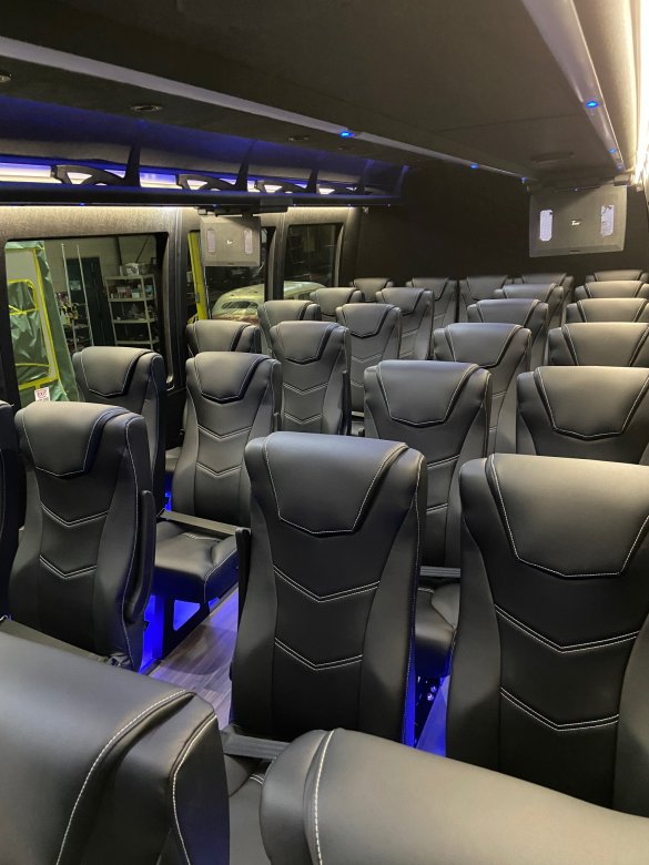 2019 Ford F550 Luxury Coach Shuttle Bus for Sale in Erie, PA - Photo 2