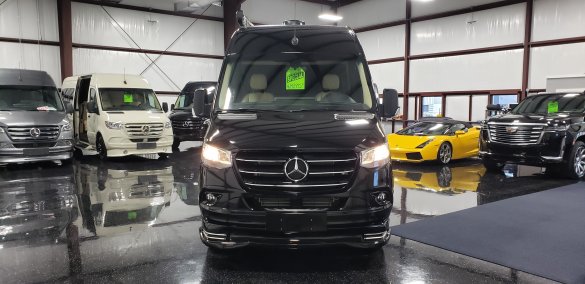 2022 Mercedes-Benz Sprinter 3500xd 170 EXT Sprinter for Sale in Houston, TX - Photo 2