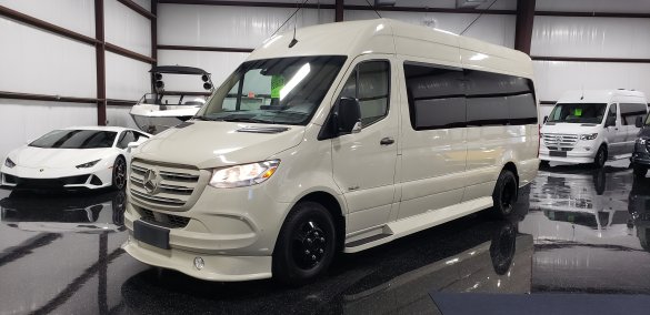 2020 Mercedes-Benz Sprinter 3500 170 Midwest Club J Sprinter for Sale in Houston, TX - Photo 3