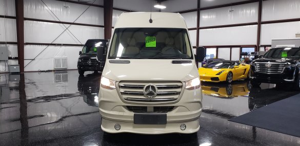 2020 Mercedes-Benz Sprinter 3500 170 Midwest Club J Sprinter for Sale in Houston, TX - Photo 2